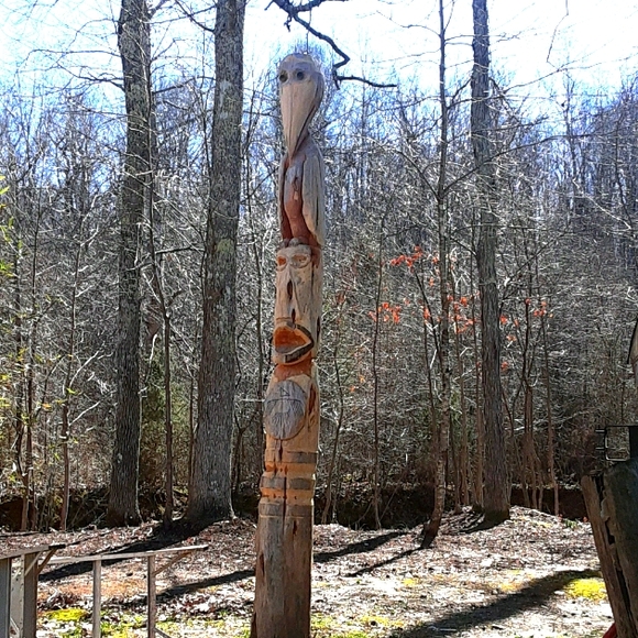 Hand carved toetompole